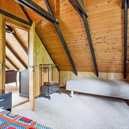 Cosy Two-storey Close To Lyngsbæk Feriehus